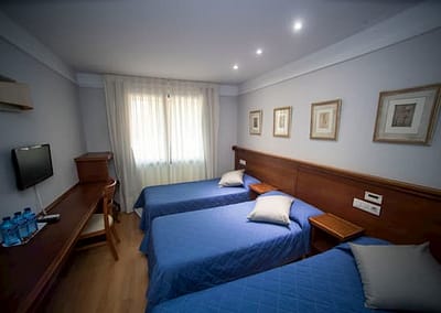 Habitación triple del Hotel Alba de Soria